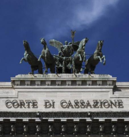 Ingiunzione delle spese condominiali: il condomino deve pagare anche in caso di mancata comunicazione della delibera assembleare - Cassazione 