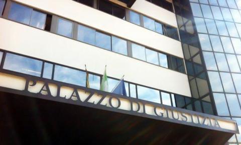 L’amministratore può sospendere il condomino moroso dalla fruizione dei servizi comuni di riscaldamento e fornitura di acqua calda